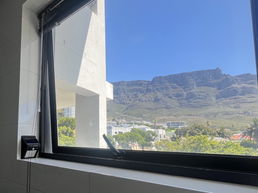 2 Bedroom Property for Sale in Vredehoek Western Cape